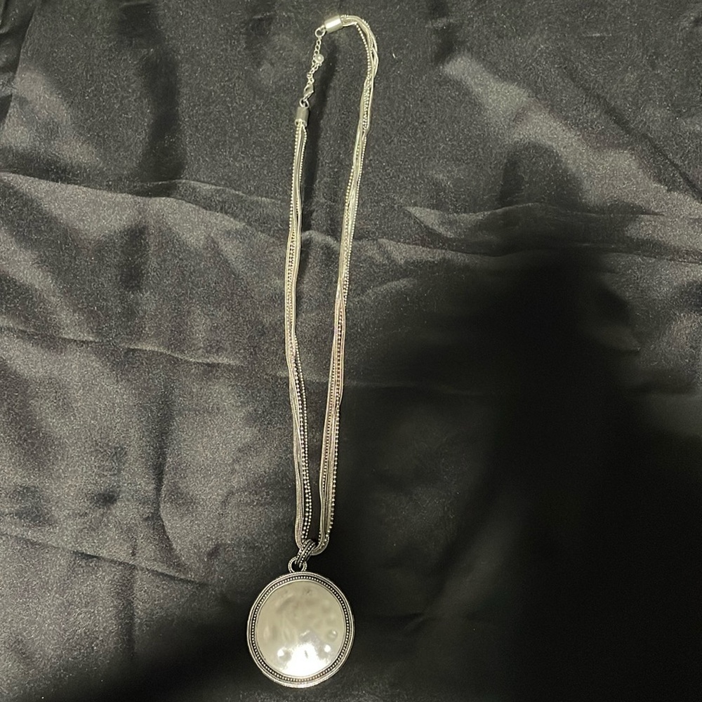 Women’s necklace